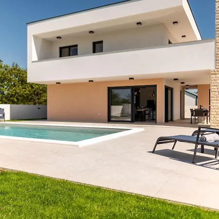 Antonio Zadarvillas Villa *