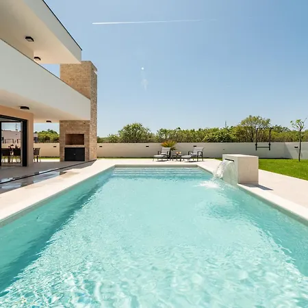 Antonio Zadarvillas Villa *