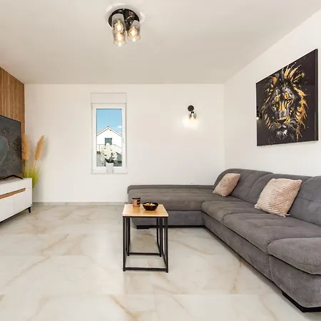 Antonio Zadarvillas * Nin