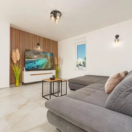 Antonio Zadarvillas * Nin