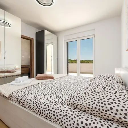 Antonio Zadarvillas * Nin