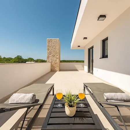 Antonio Zadarvillas *